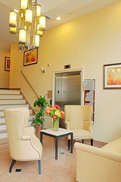 Best Western Plus Arena Hotel New York Extérieur photo